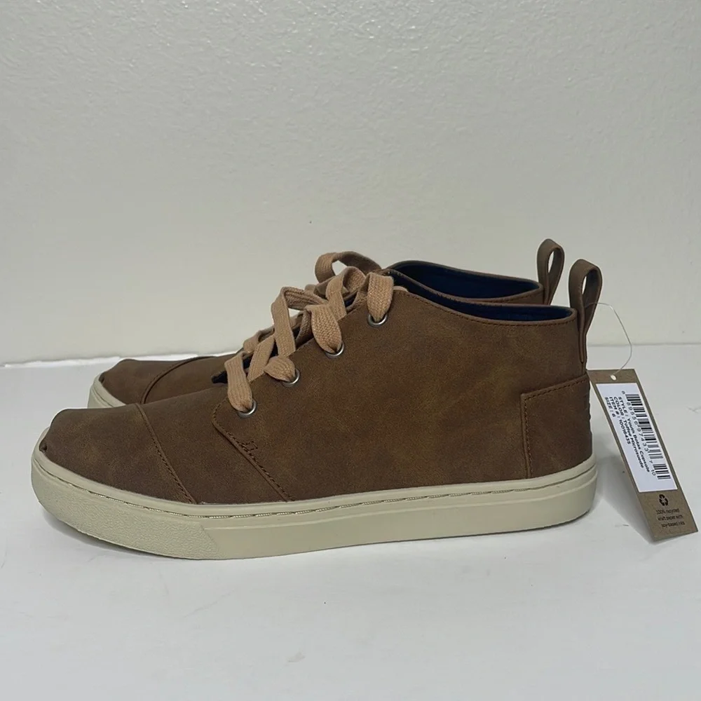 New‎ TOMS Youth Boots Capsule Sneakers sz 5 Tan